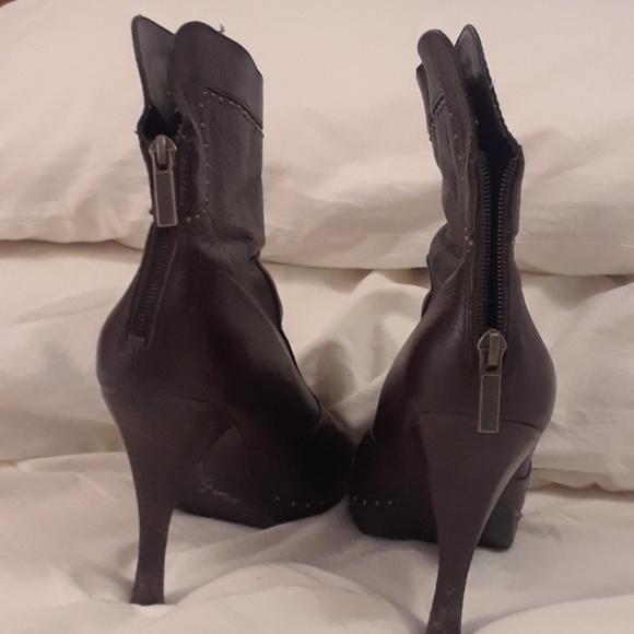 Size 9 Leather,  Harley Davidson,  Women's boot. - Picture 4 of 5